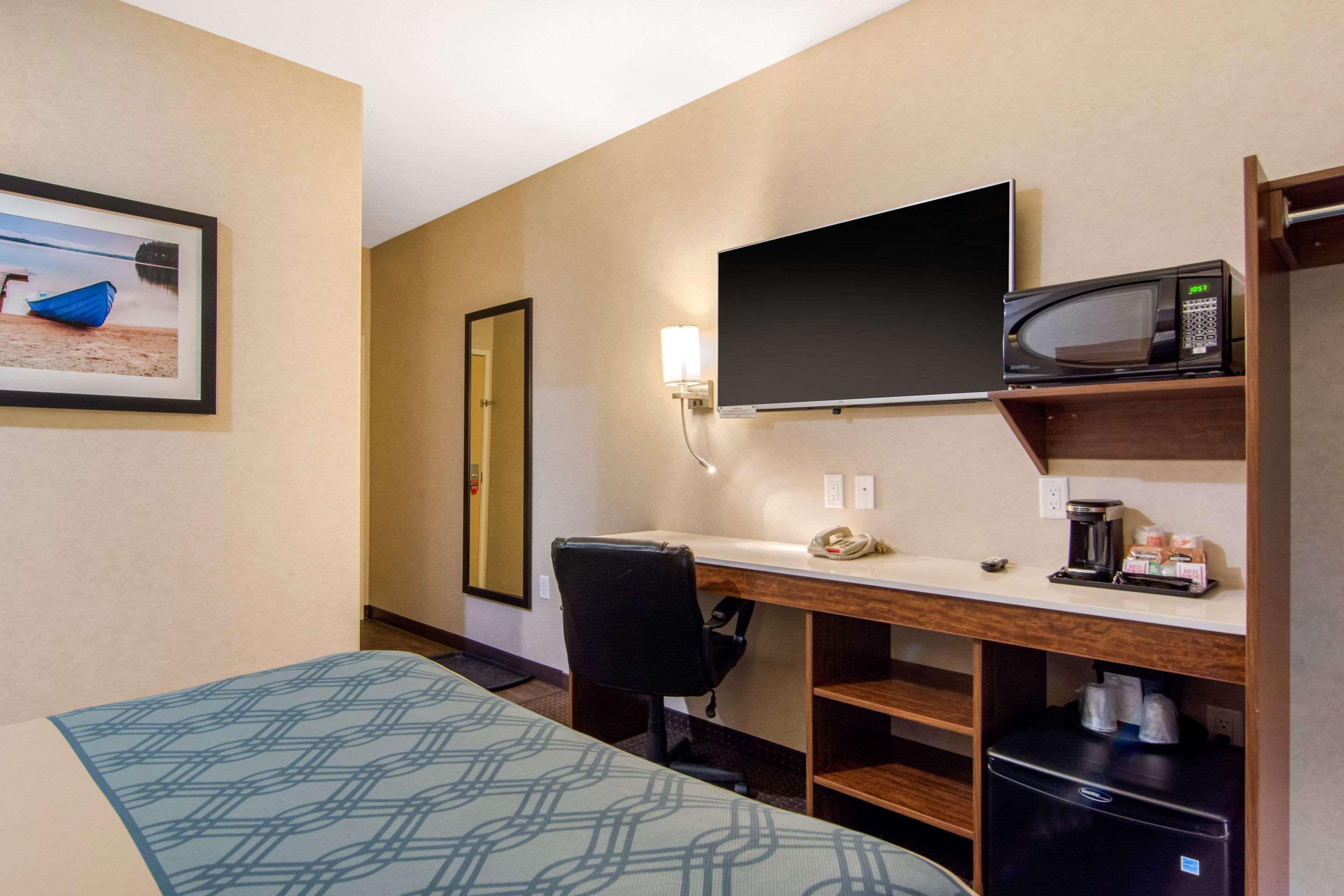 Econo Lodge Fox Creek Екстер'єр фото