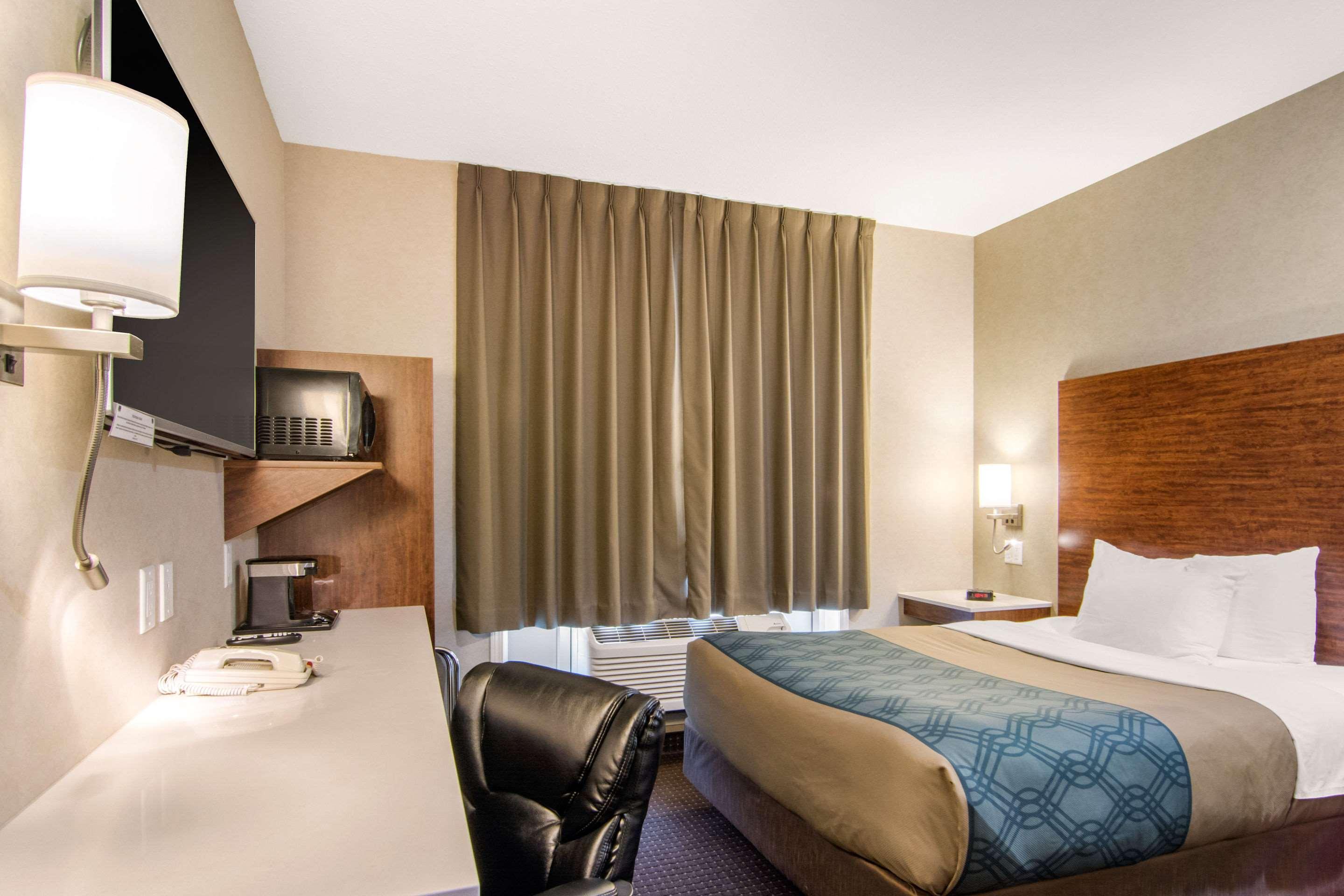 Econo Lodge Fox Creek Екстер'єр фото