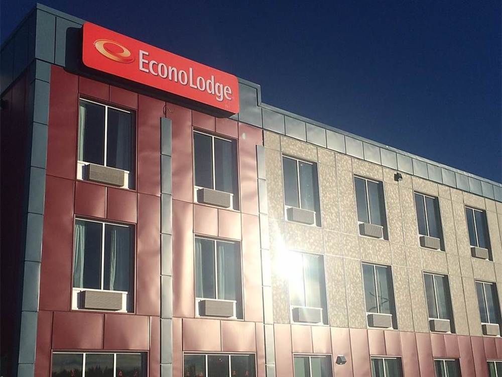 Econo Lodge Fox Creek Екстер'єр фото